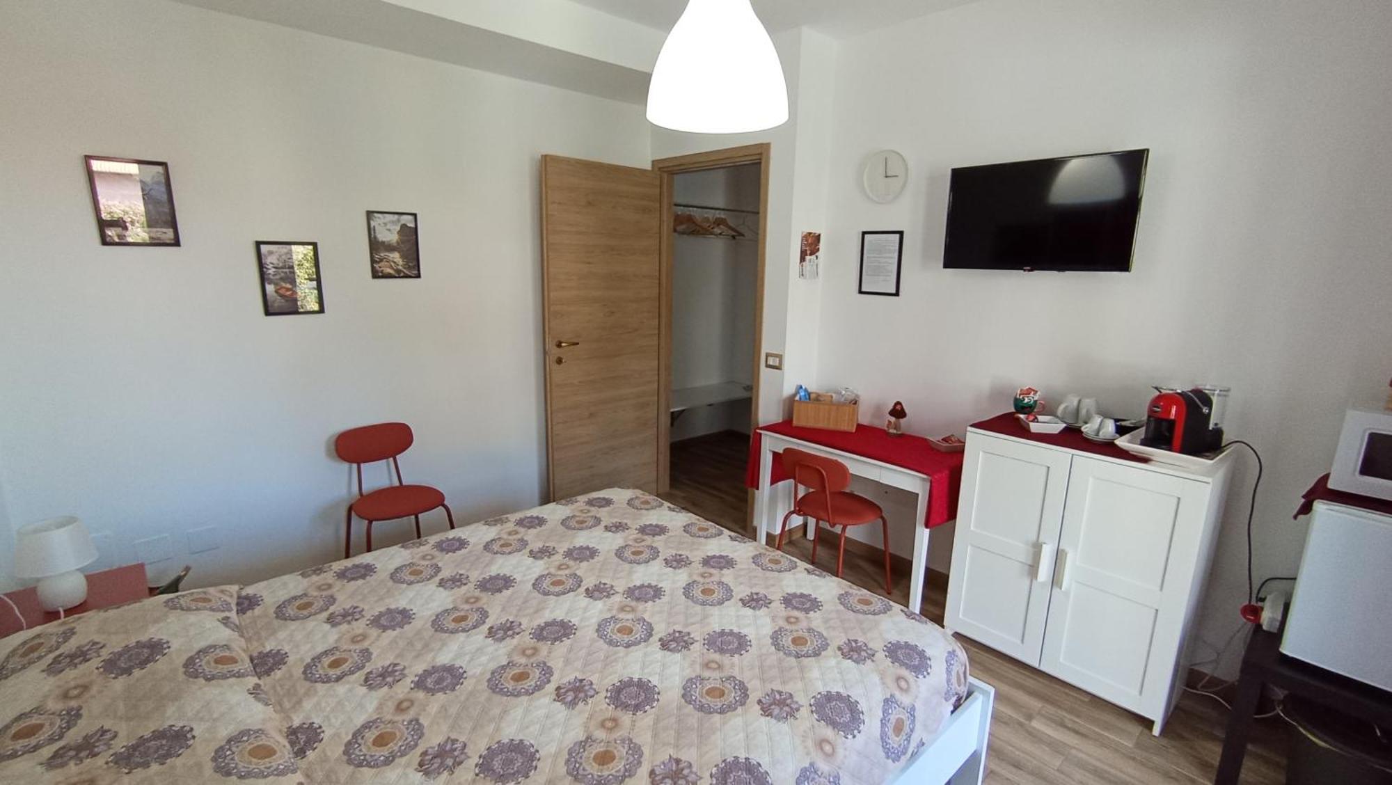 Bed and Breakfast La Dimora Dei Due Laghi Калольциокорте Экстерьер фото